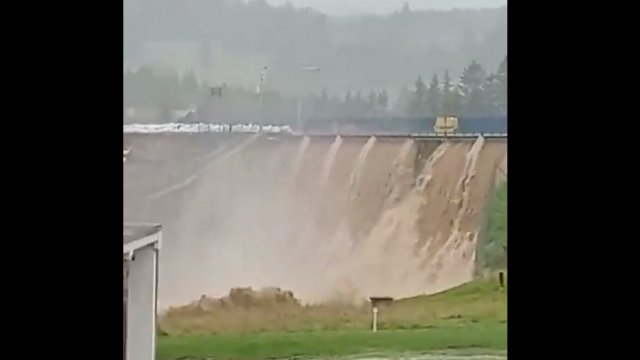 Tak doszło do katastrofy zbiornika w Stroniu Śląskim, pojawiło się nowe nagranie