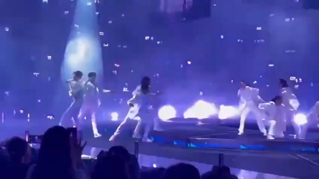 Podczas występu w Hongkongu na członka boysbandu Mirror spadł ekran.