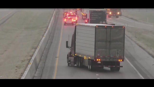 Driftowanie ciężarówką z naczepą - awaryjne hamowanie USA [WIDEO]