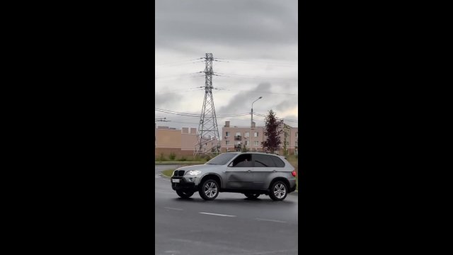 Drifter amator w BMW i jego popisowe niszczenie samochodu [WIDEO]