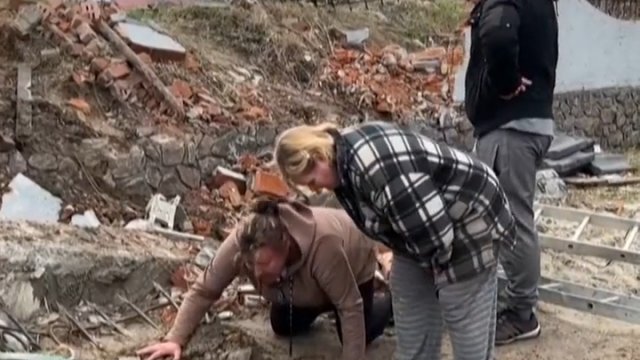Moment, w którym matka odnajduje ciało zamordowanego syna, wrzucone przez Rosjan do studni