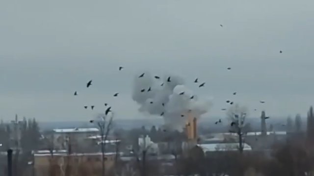 Uderzenie Rosyjskiej rakiety w obiekt wojskowy na terenie Ukrainy