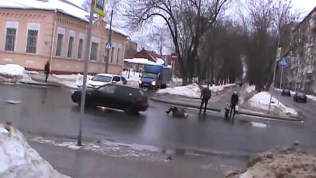 Kierowca potrącił kobietę na przejściu w Rosji. Dla nich to chyba codzienność