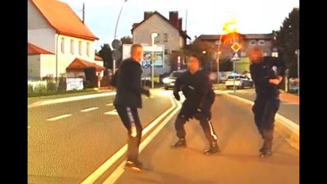 Młody „Bokser” vs. Policjanci. Spektakularny sparing na środku ulicy w Mielnie!