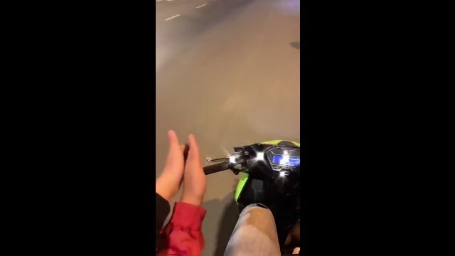 Tragiczne skutki nagrywania wspólnego tiktoka podczas jazdy na skuterze