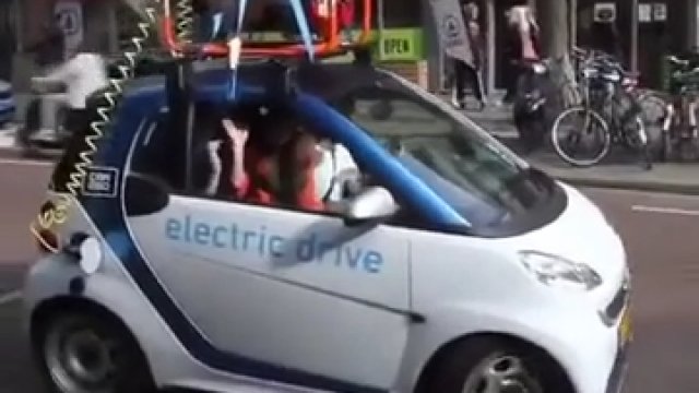 Ciekawy sposób zasilania auta elektrycznego