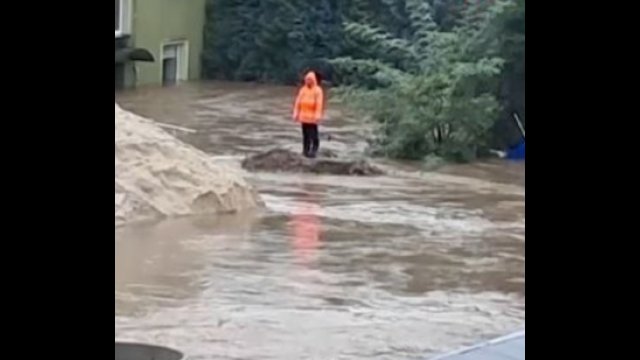 Powódź w Głuchołazach. Uwięziony na wysepce ujawnia szokujące kulisy [WIDEO]