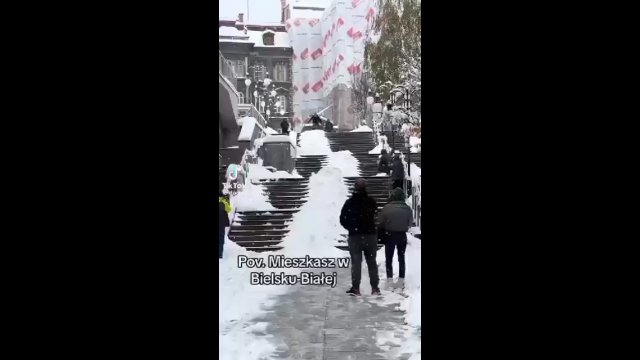 Zrobili "stok" narciarski... na schodach w centrum Bielska-Białej!