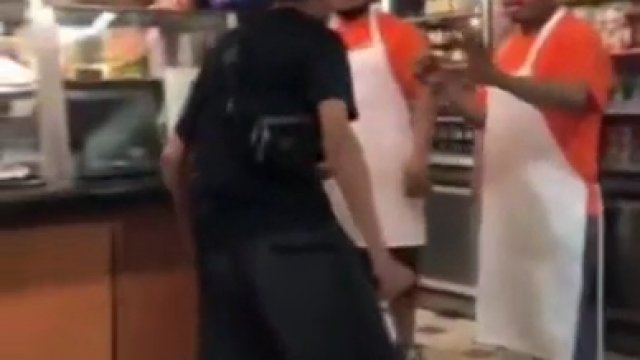Młody chłopak awanturował się w restauracji i próbował zaatakować pracownika