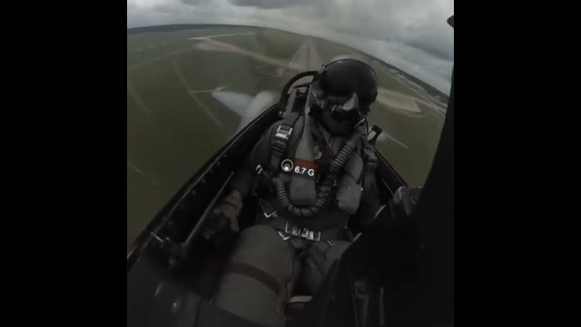Myśliwiec F-16 wzniósł się od 0 do 4500 metrów w ciągu kilku sekund