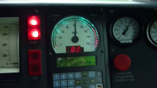 Droga hamowania lokomotywy EU07 typ 303E jadącej luzem ze 100 km/h