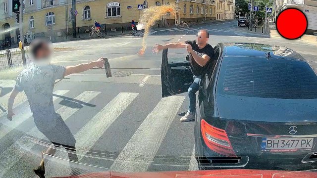 Ukrainiec rzucił czymś kierowcy w twarz. Po chwili odjechał ze łzami w oczach [WIDEO]