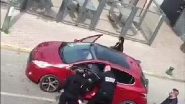 Francuska policja kontra kierowca