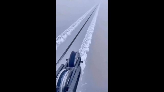 Usuwanie lodu z lin wyciągowych