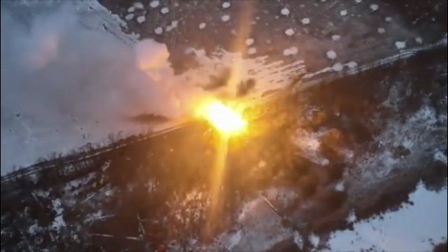 Zniszczenie rosyjskiego pojazdu TOS-1 przez siły ukraińskie w pobliżu Vuhledar