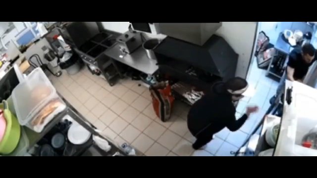 Rosja. Szef restauracji uderzył pracownicę, a ta dźgnęła go nożem