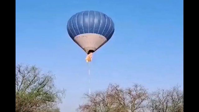 Dwie osoby spłonęły żywcem w unoszącym się w powietrzu balonie na gorące powietrze [WIDEO]