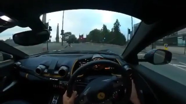 Kiedy postanawiasz w swoim Ferrari 812 wyłączyć kontrole trakcji :D
