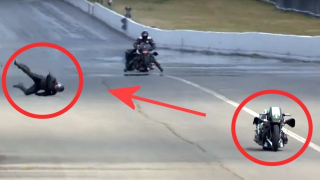 Motocyklista uderza w bandę przy prędkości 350 km/h i... przeżywa wypadek