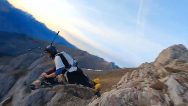 Wingsuit jako latający dywan? Dlaczego nie! [WIDEO]