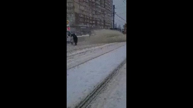 Bitwa na śnieżki zakończyła się zdecydowanym zwycięstwem tramwaju