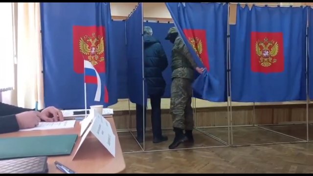 Tak wyglądają "demokratyczne" wybory prezydenckie w Rosji [WIDEO]