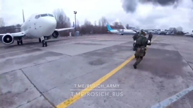 Materiał filmowy z rosyjskiego ataku na port lotniczy Hostomel