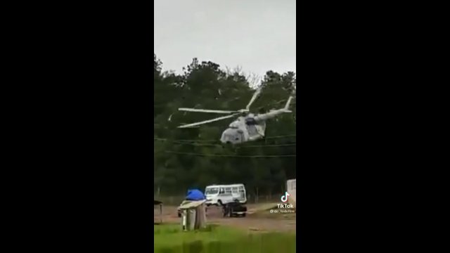 Helikopter podczas lądowania awaryjnego uderzył w autobus