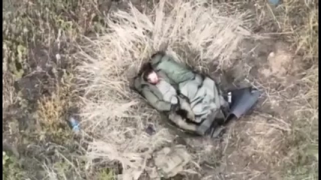 Granat zrzucony z drona spadł prosto na śpiących żołnierzy rosjan
