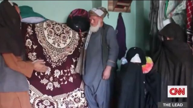 Afganistan: 55 letni inżynier bierze za żonę 9 latkę... [WIDEO]