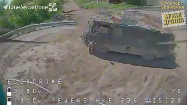 Dron kamikadze uderzył w furgonetkę przewożącą rosyjskich żołnierzy