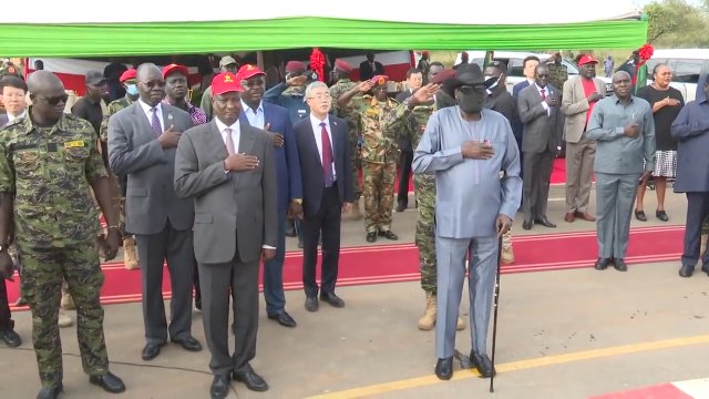 Prezydent Sudanu Południowego zeszczał się w spodnie na uroczystości państwowej