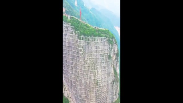 Zdumiewająca, niewiarygodna konstrukcja w Chinach.. Po prostu WOW!