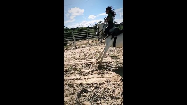 Jak NIE zsiadać z konia