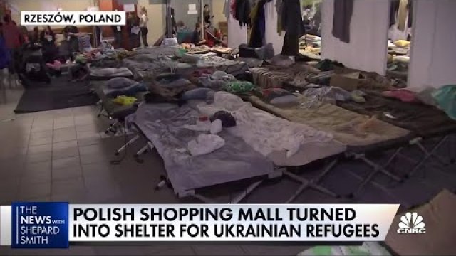 Polacy zamieniają centrum handlowe w schronisko dla ukraińskich uchodźców