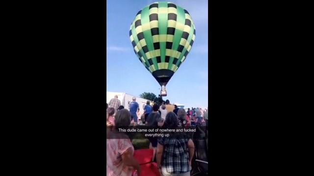 Balon na ogrzane powietrze rozbił się podczas festiwalu