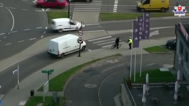 Policyjny dron pomagał wyłapywać rowerzystów łamiących przepisy [WIDEO]