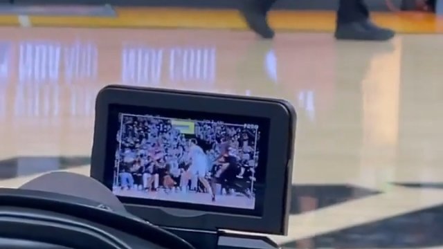 Tak wygląda praca kamerzystu na meczy koszykówki