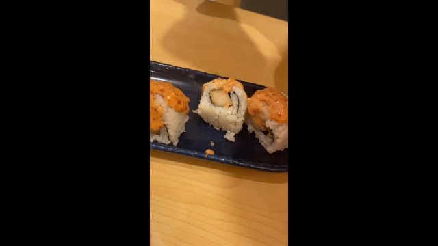 Tego sushi nie zjadłby nawet właściciel restauracji, która je podaje!