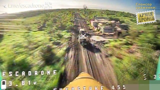 Dron kamikadze uderzył w rosyjską ciężarówkę przewożącą amunicję
