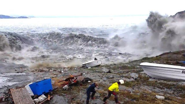 Rybacy uciekają przed śmiercią. omal nie zginęli w grenlandzkim tsunami