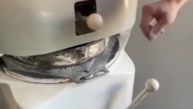 Maszyna do robienia kulek z ciasta
