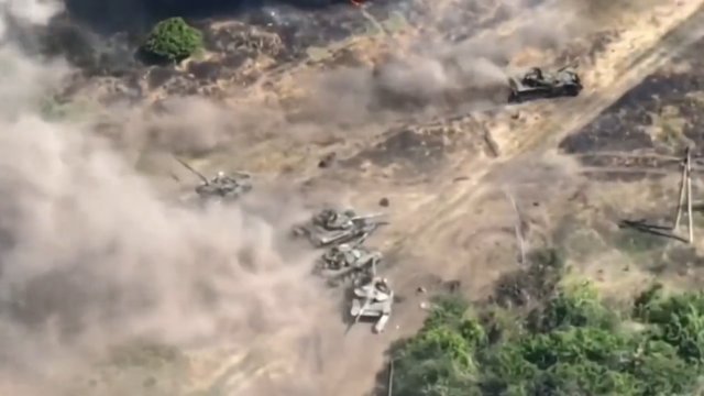 Rosyjskie czołgi w pułapce na polu minowym