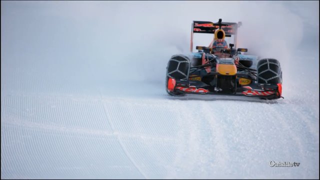 Slalom gigant... bolidem F1 [WIDEO]