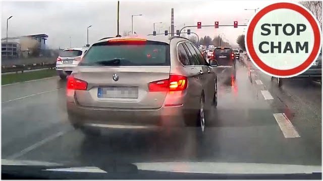 BMW zajeżdża i blokuje drogę - agresja drogowa