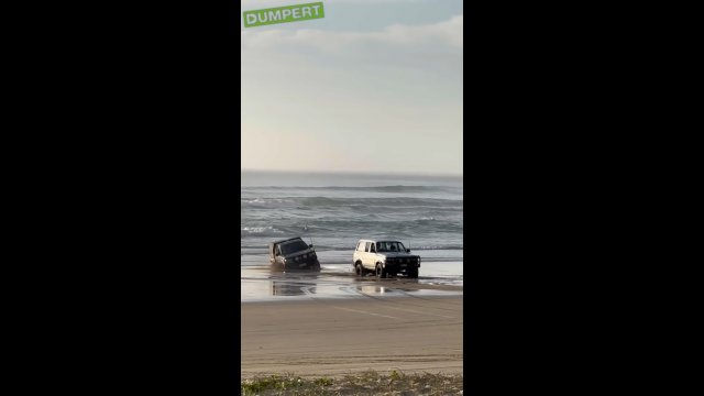 Tak to jest, gdy wjeżdża się SUV-em na plażę ...