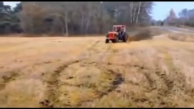 Ten filmik był kiedyś hitem! Traktor z silnikiem od Ferrari