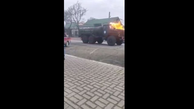 Ukraińscy cywile walczą z okupantem za pomocą koktajli mołotowa. Nedryhajliw obwód sumski