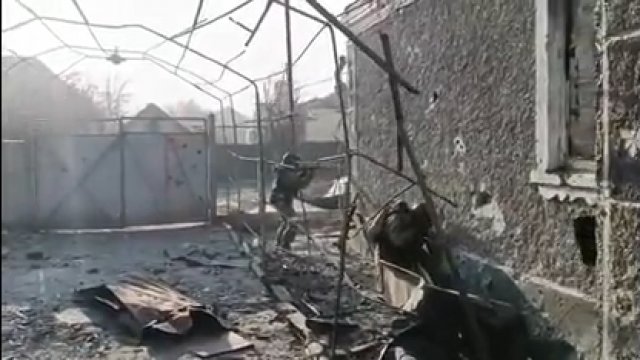 Użycie granatnika przeciwpancernego w Mariupolu