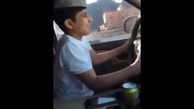 Dzieciak zabrał auto rodziców, aby się popisać i oto co narobił